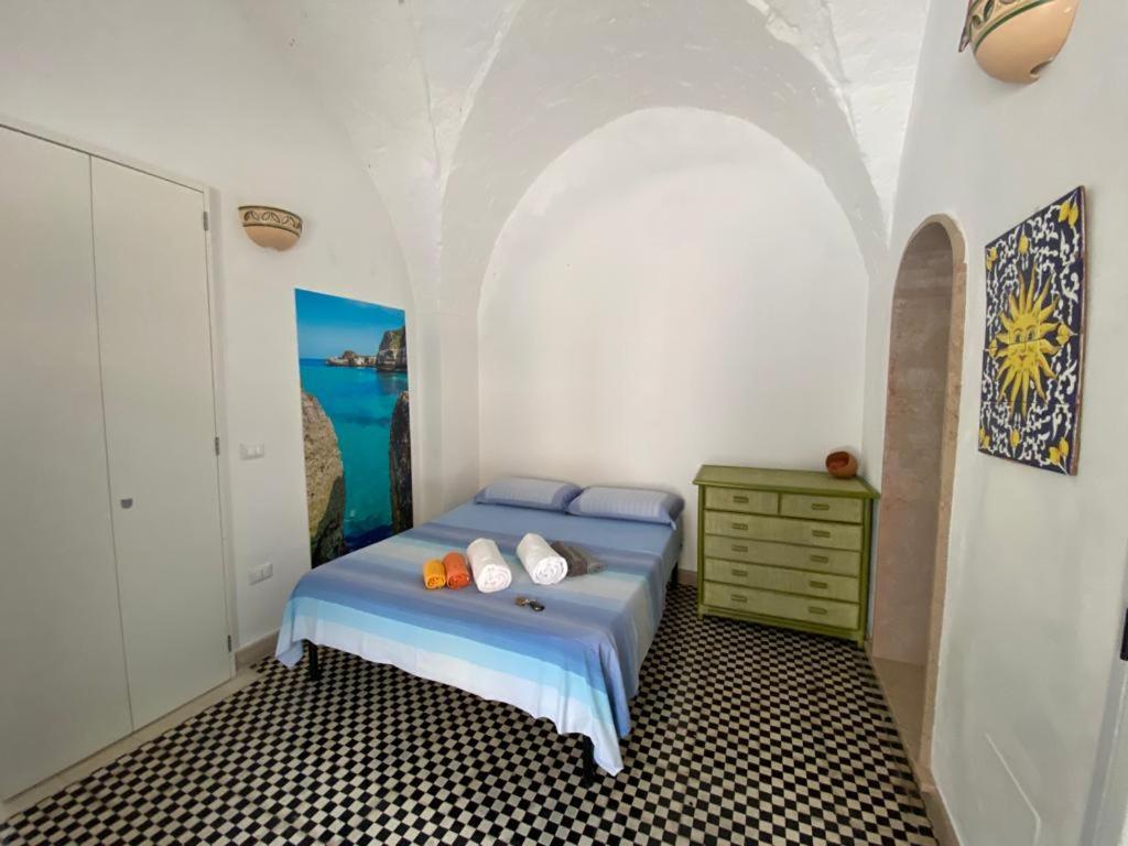 Casa Vacanze Illiria A Roca Vecchia Vicinissima Al Mare Экстерьер фото